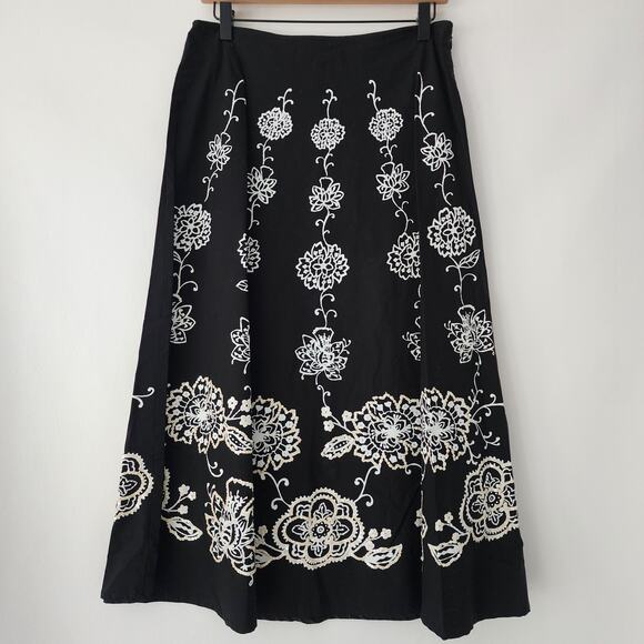White House Black Market Dresses & Skirts - White House Black Market black A-line skirt embroidered flowers sequins size‎ 6